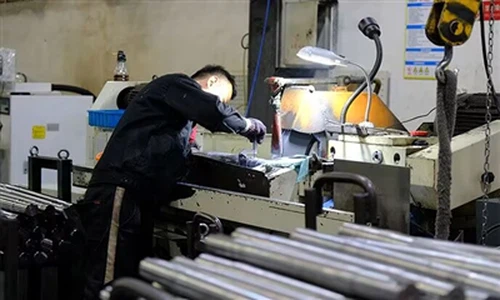 তিন-ফেজ অ্যাসিঙ্ক্রোনাস মোটরগুলির পরিবর্তনশীল ফ্রিকোয়েন্সি গতি নিয়ন্ত্রণ